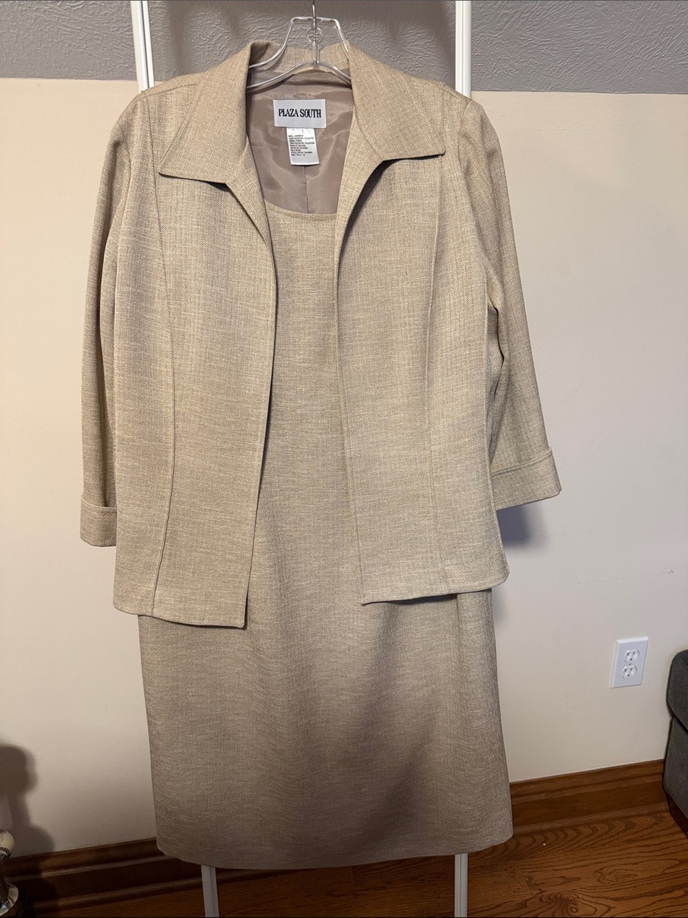 Plaza South tan herringbone sheath dress and jacket set - size 12 -- VINTAGE